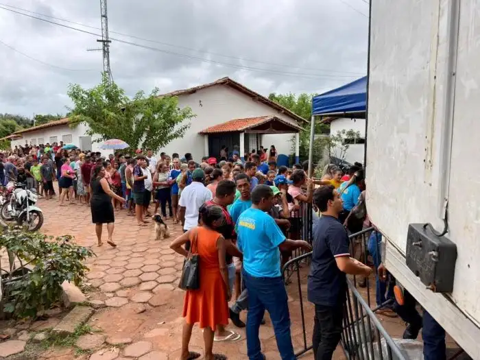 Foto 2 – Peixe na Mesa: gesto de fé e solidariedade leva alimento e esperança às famílias de Peritoró na Semana Santa